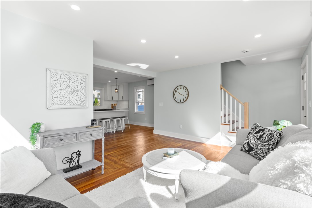 28 Manchester Street Warwick, RI 02888 - Photo 9 of 36