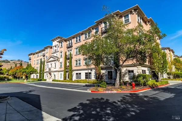 a view of a livingroom with furniture