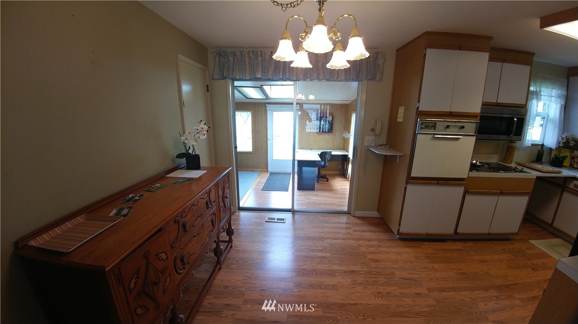 2615 R Street Southeast Auburn, WA 98002 - Photo 3 of 17 Gallery Image 3