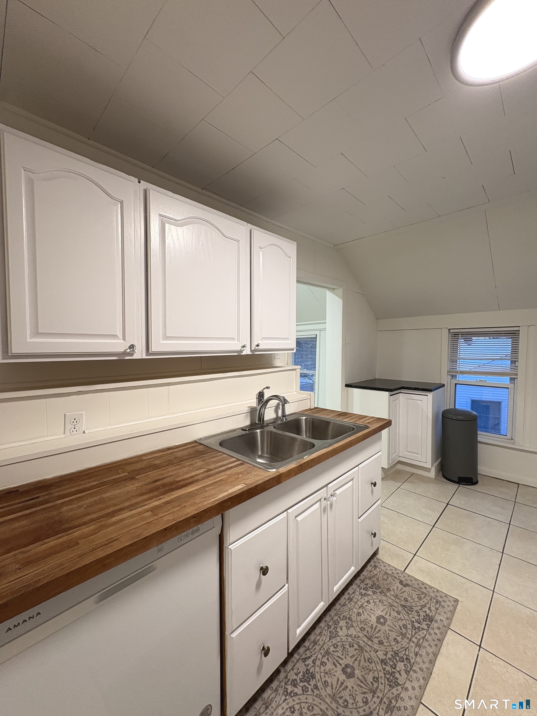 1787 Stratfield Road, Unit B Fairfield, CT 06825 - Photo 4 of 28