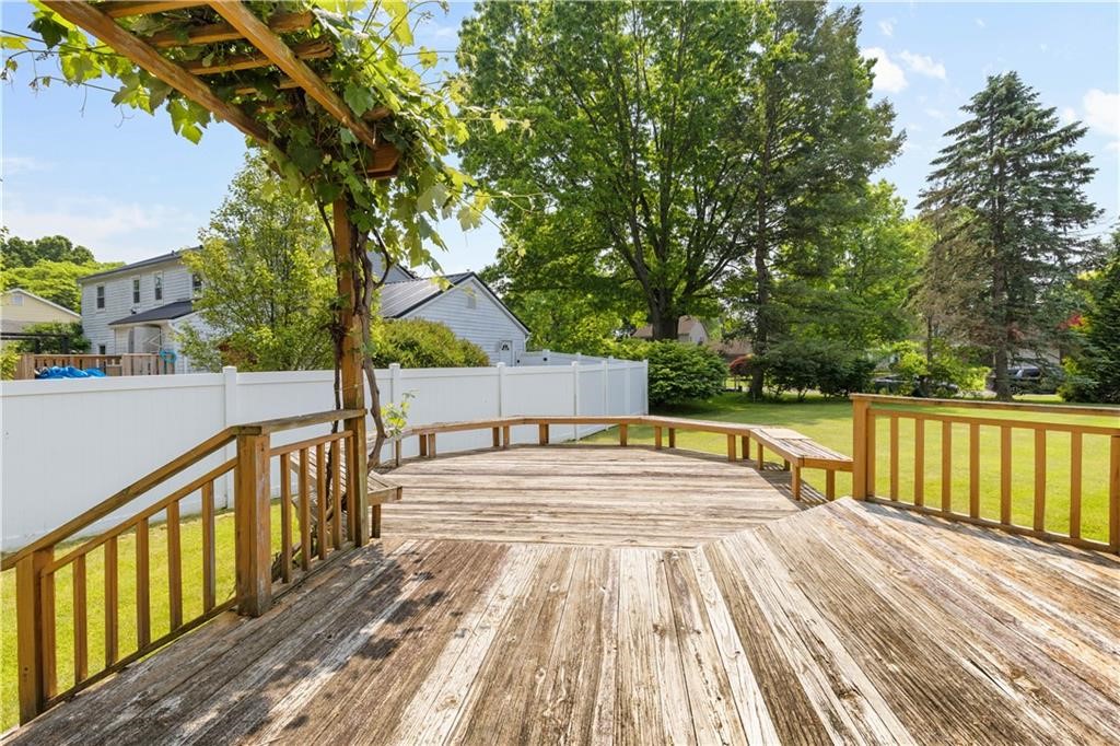 2 Hunters Pointe Pittsford, NY 14534 - Photo 13 of 33