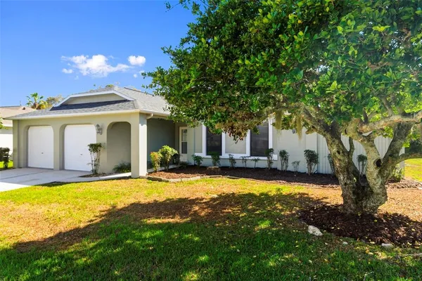 $2,100 | 9108 Tournament Drive, Hudson, FL 34667