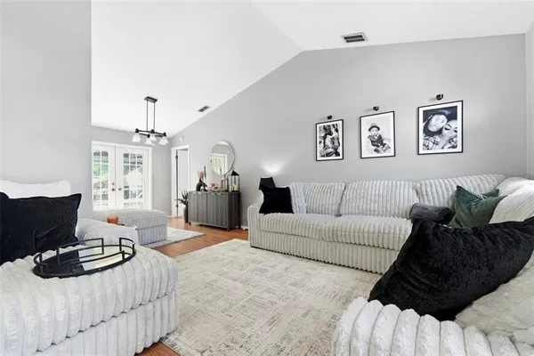 $2,100 | 9108 Tournament Drive, Hudson, FL 34667