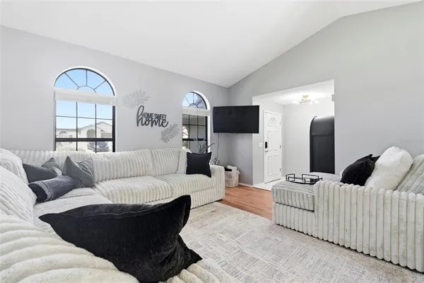 $2,100 | 9108 Tournament Drive, Hudson, FL 34667