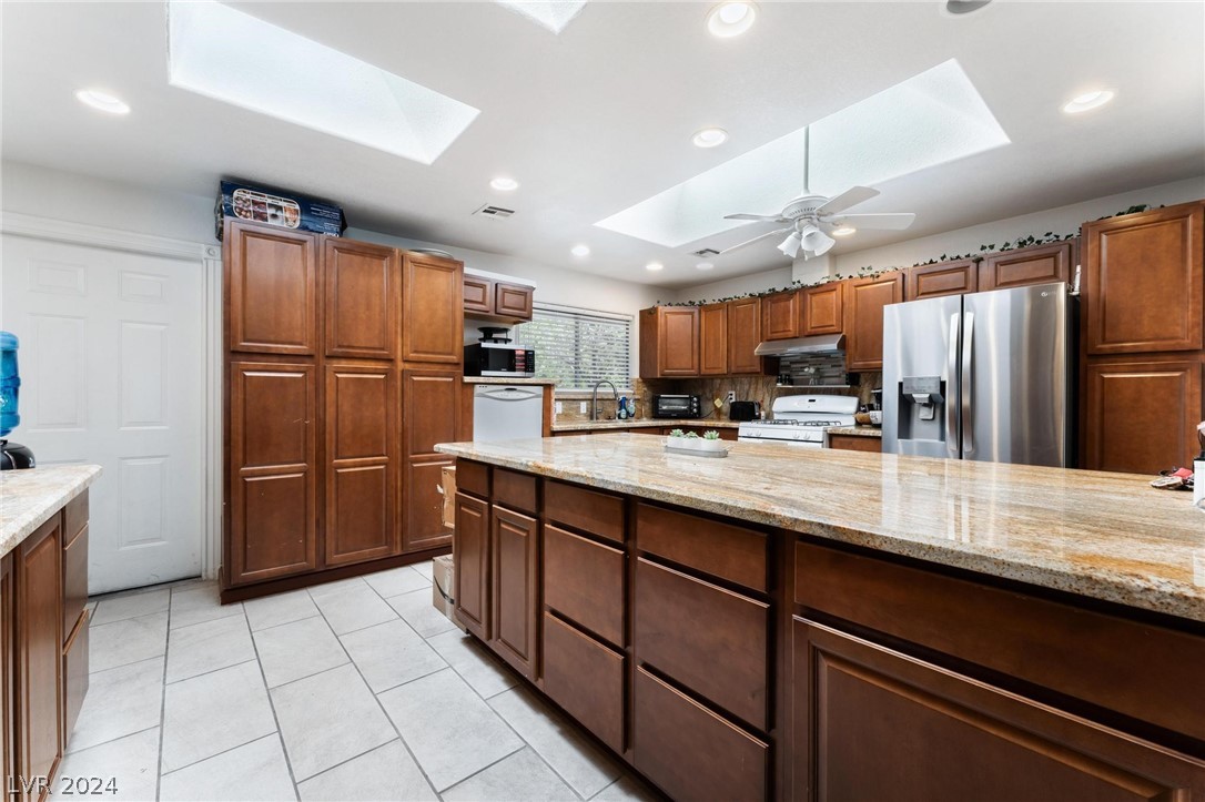 4516 McMillan Road Las Vegas, NV 89121 - Photo 16 of 39