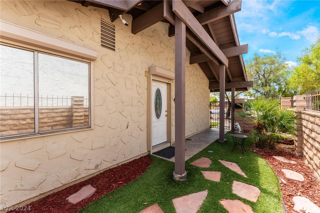 4516 McMillan Road Las Vegas, NV 89121 - Photo 6 of 39