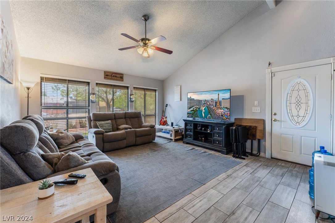 4516 McMillan Road Las Vegas, NV 89121 - Photo 8 of 39