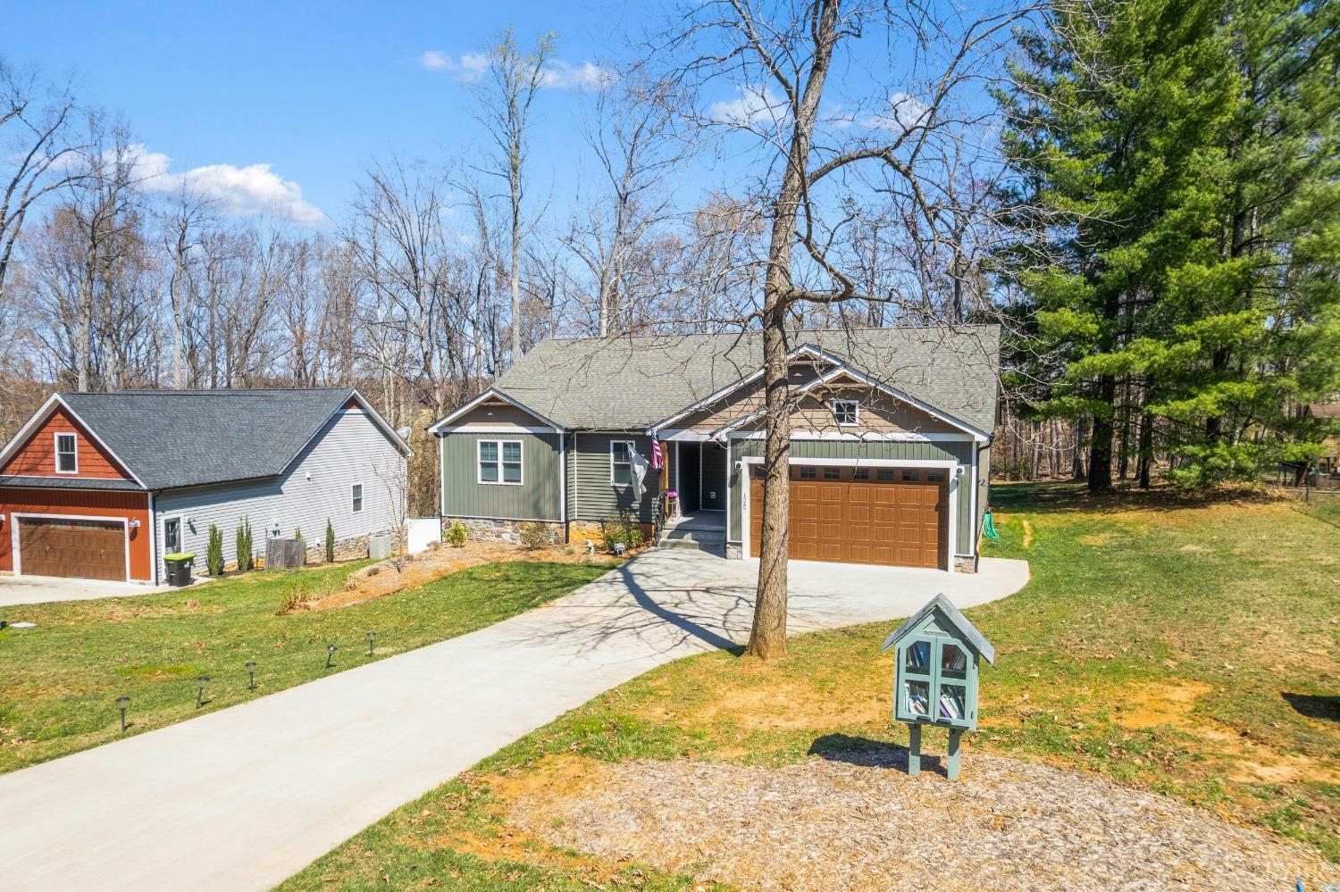 1257 Willow Oak Drive Forest, VA 24551 - Photo 2 of 66