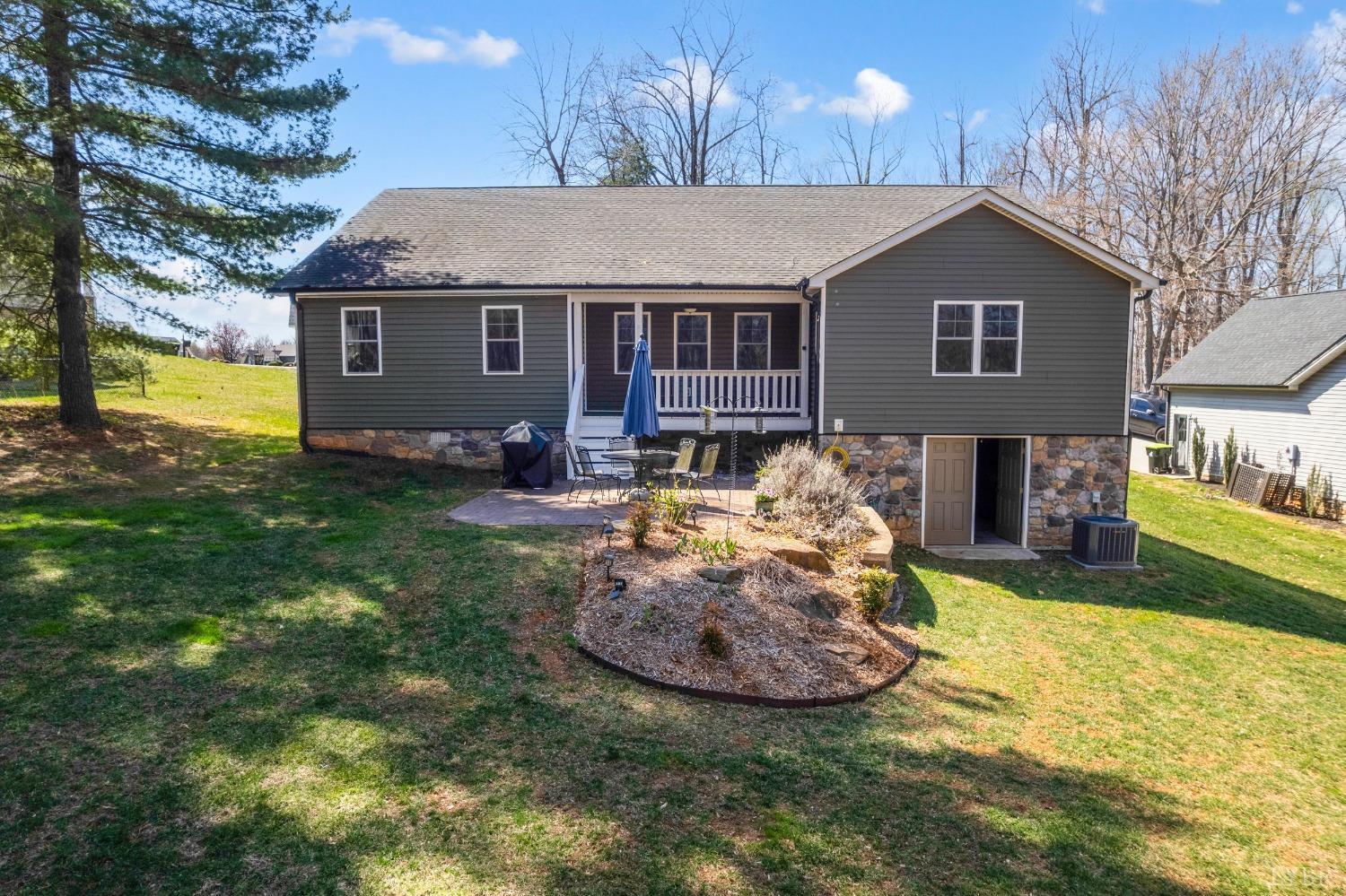 1257 Willow Oak Drive Forest, VA 24551 - Photo 4 of 66