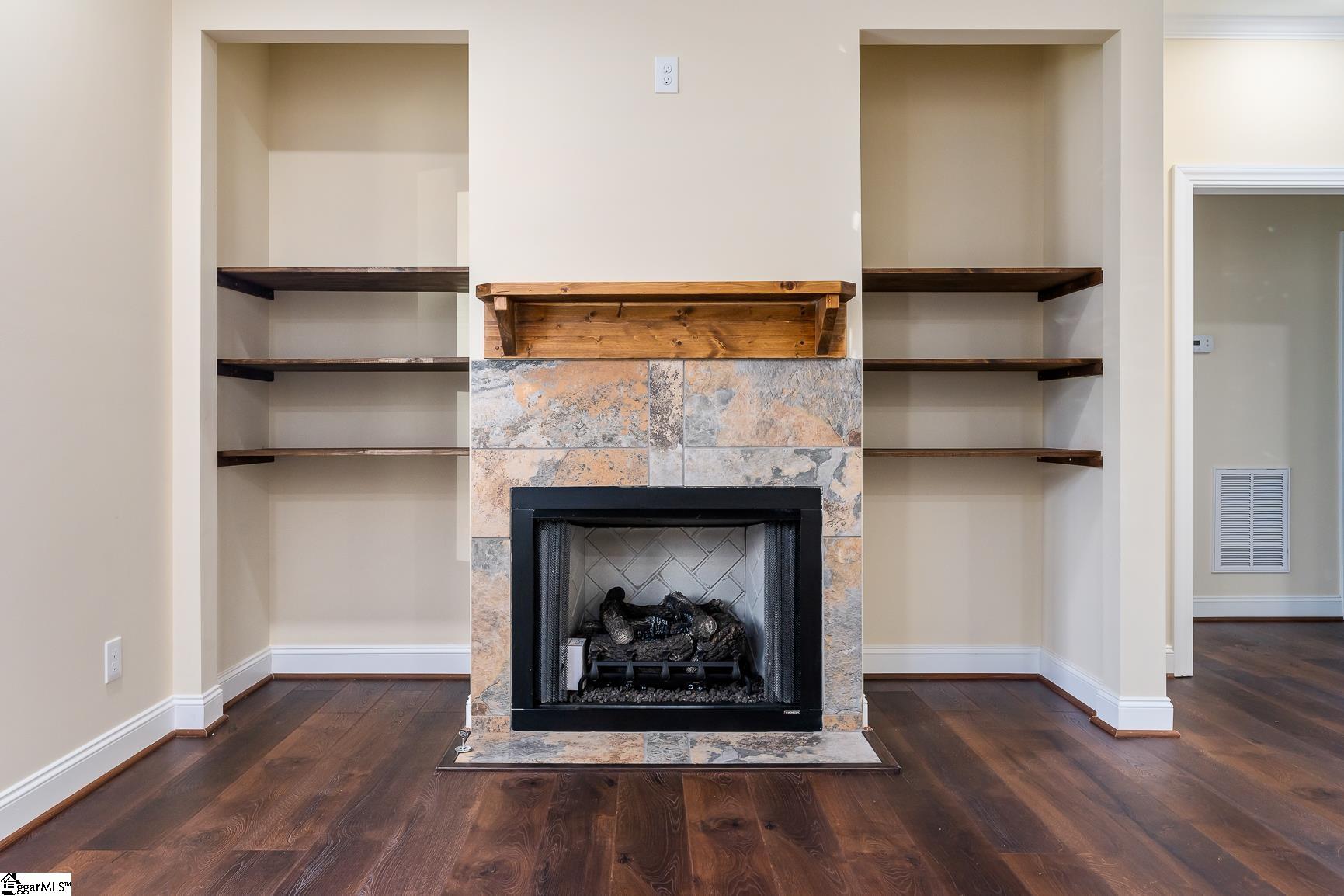 810 Hellams Street Fountain Inn, SC 29644 - Photo 8 of 27 Gallery Image 8