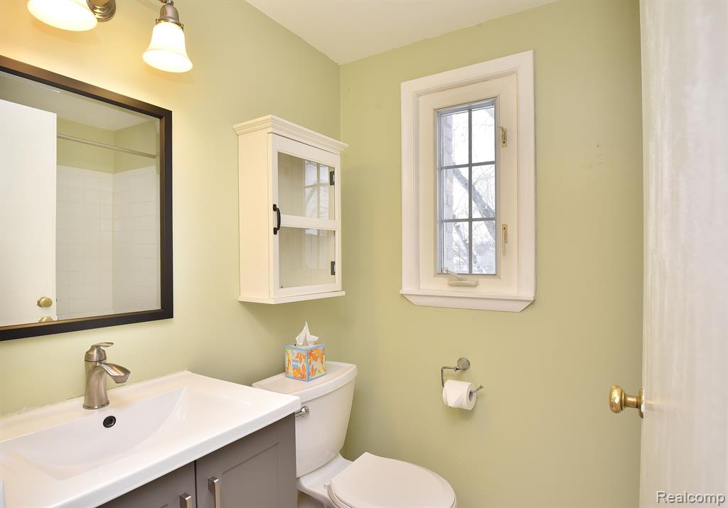 1760 Graefield Road Birmingham, MI 48009 - Photo 15 of 25