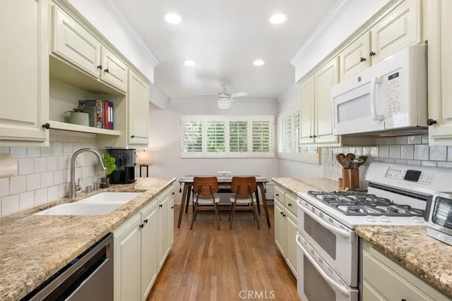 $969,000 | 4185 Colfax Avenue, Unit D, Studio City, CA 91604