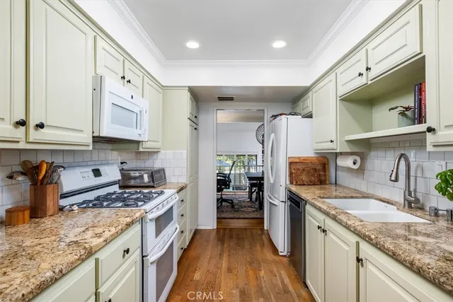 $969,000 | 4185 Colfax Avenue, Unit D, Studio City, CA 91604