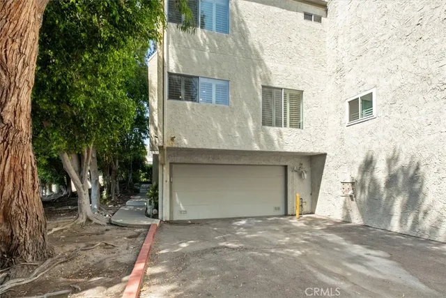 $969,000 | 4185 Colfax Avenue, Unit D, Studio City, CA 91604