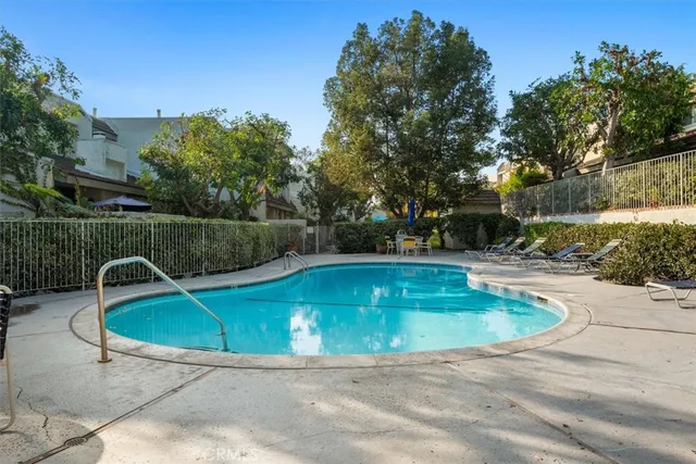 $969,000 | 4185 Colfax Avenue, Unit D, Studio City, CA 91604