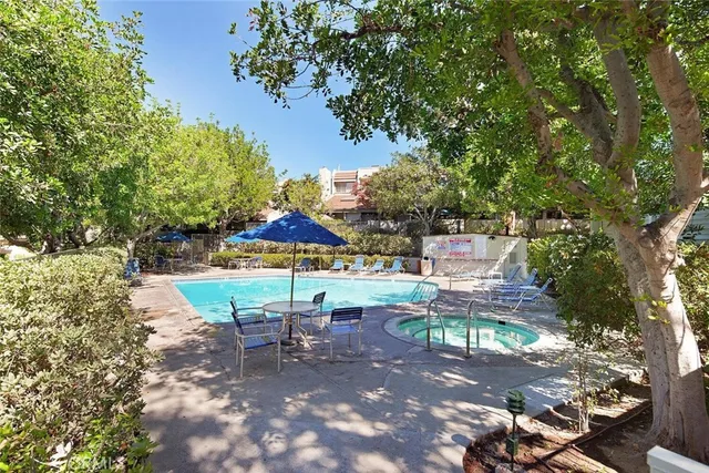 $969,000 | 4185 Colfax Avenue, Unit D, Studio City, CA 91604