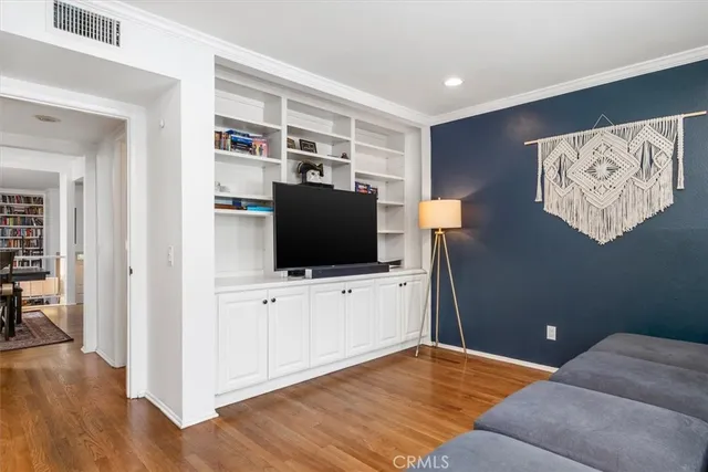 $969,000 | 4185 Colfax Avenue, Unit D, Studio City, CA 91604