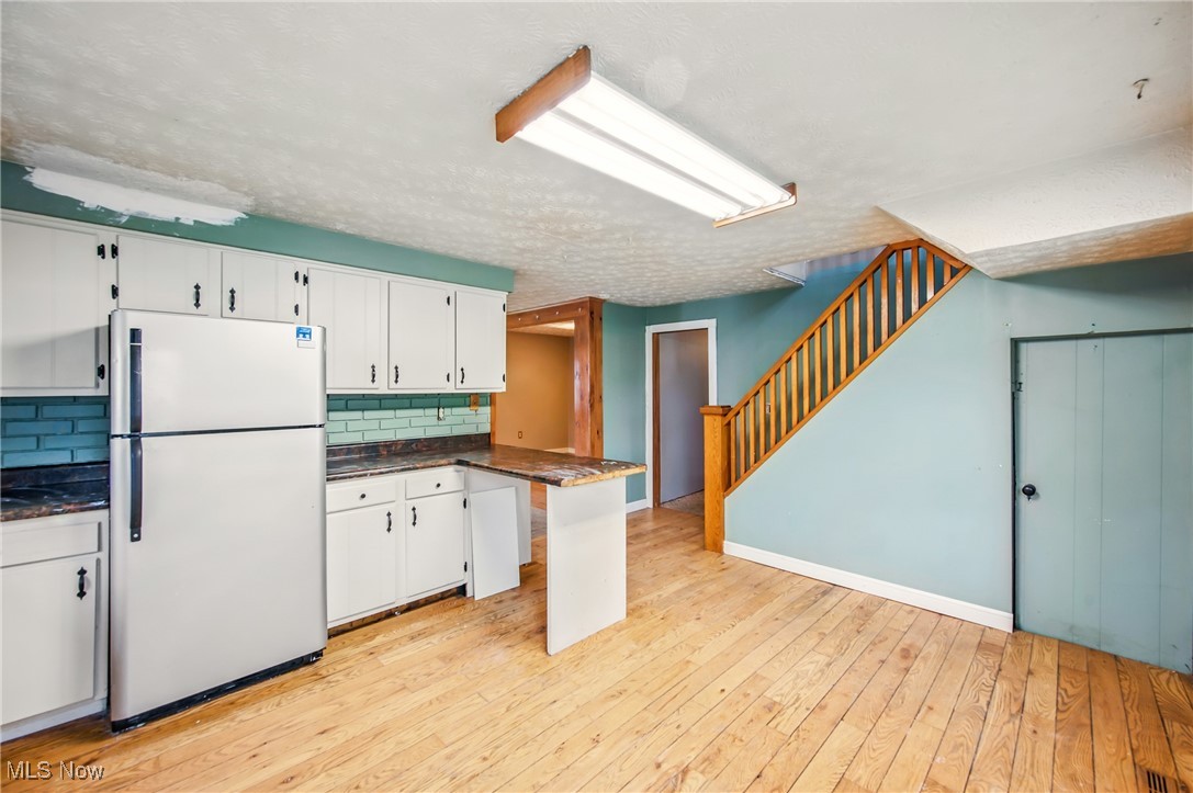 4939 Whinnery Road Winona, OH 44493 - Photo 14 of 40 Large kitchen.