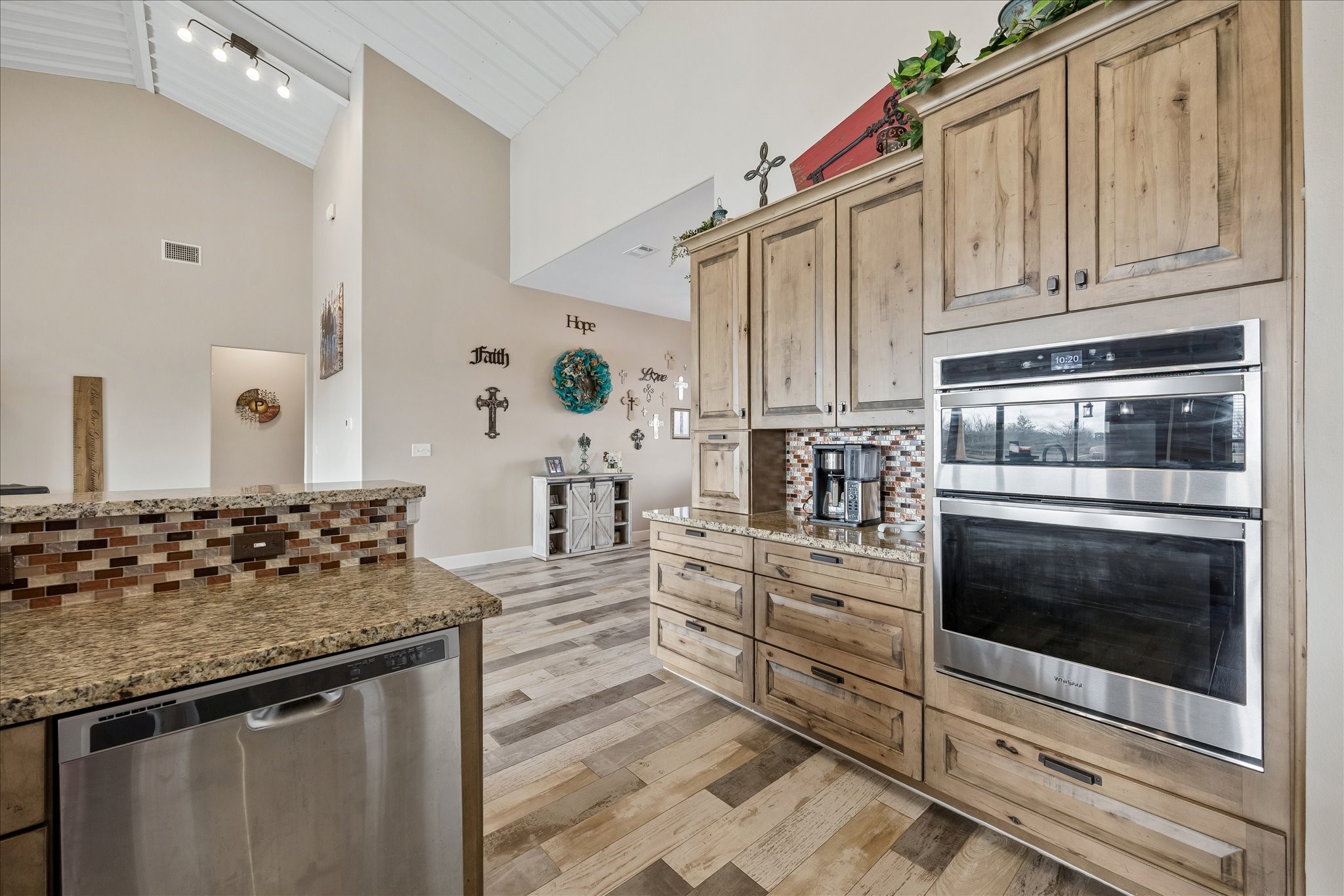 2224 Maler Road Sealy, TX 77474 - Photo 19 of 50 Beautiful Kitchen Cabinetry