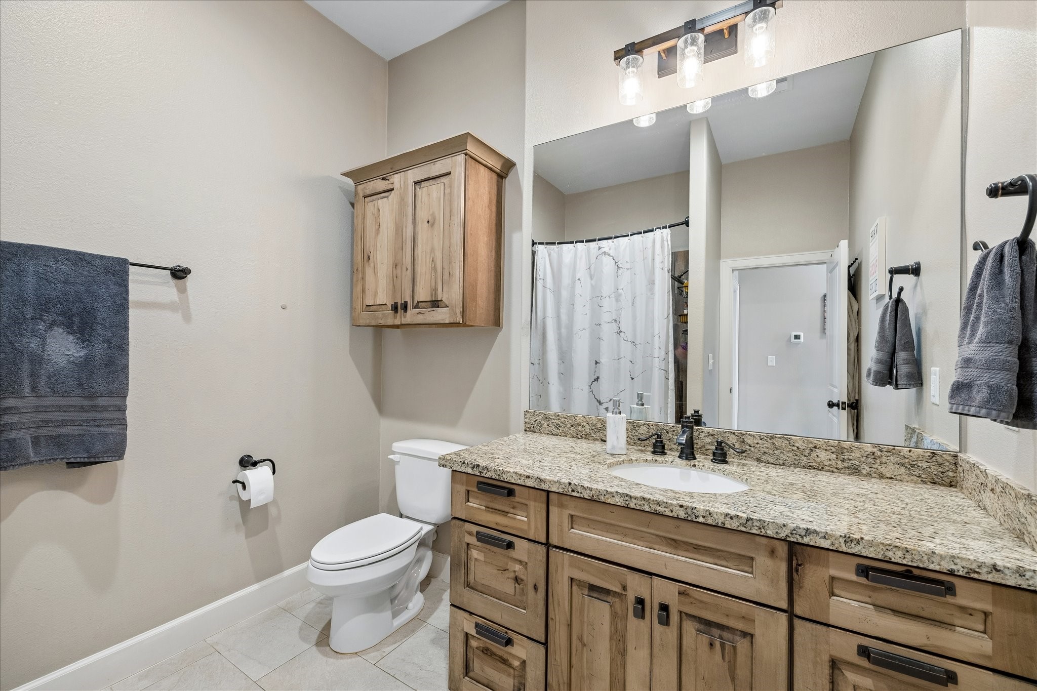 2224 Maler Road Sealy, TX 77474 - Photo 28 of 50 Secondary Bathroom