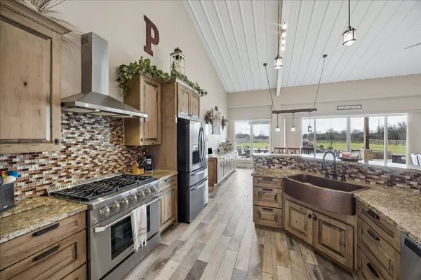 $1,400,000 | 2224 Maler Road, Sealy, TX 77474