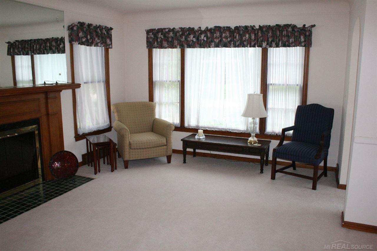 359 Ridgemont Road Grosse Pointe Farms, MI 48236 - Photo 3 of 19