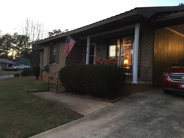 3512 Warpath Road Macon, GA 31217 - Photo 6 of 21 a view of a car garage