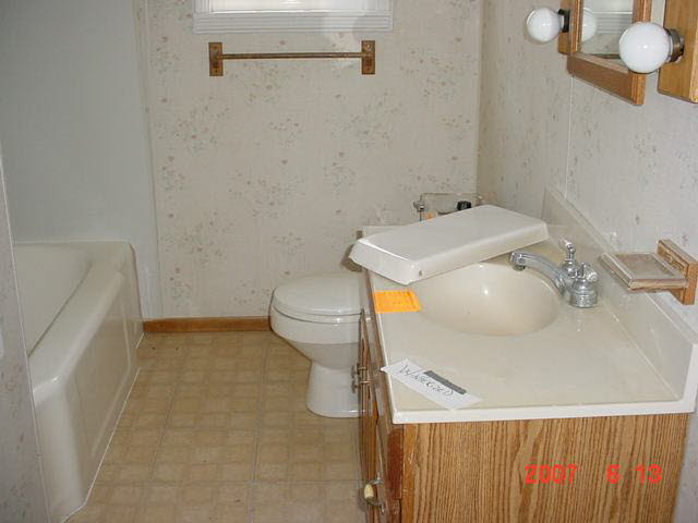 250 South Center Street Waterloo, IN 46793 - Photo 4 of 6 Gallery Image 4