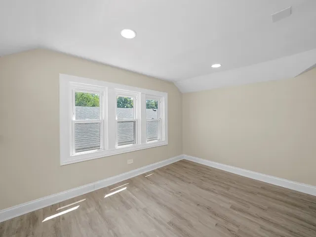 $2,900 | 811 South 7th Avenue, Maywood, IL 60153