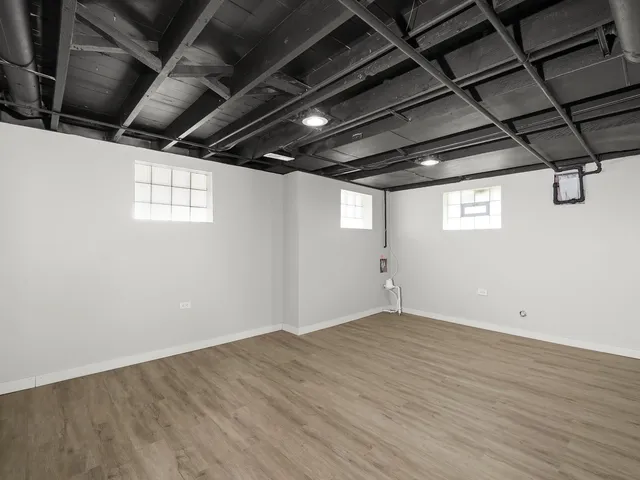 $2,900 | 811 South 7th Avenue, Maywood, IL 60153