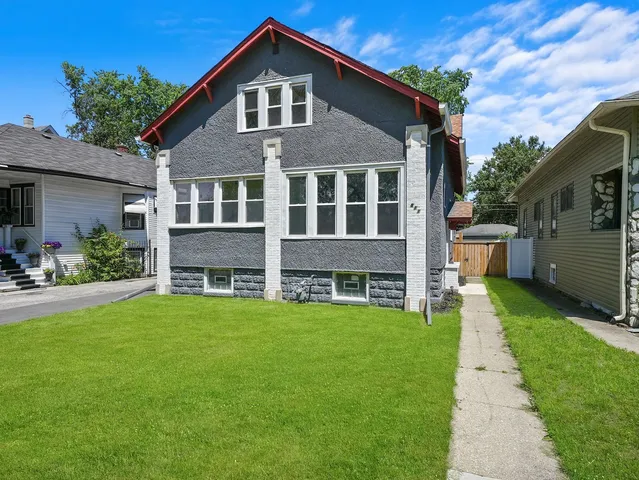 $2,900 | 811 South 7th Avenue, Maywood, IL 60153