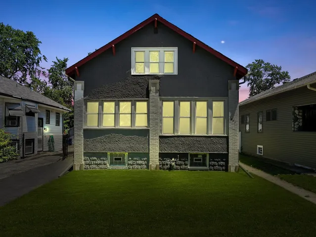 $2,900 | 811 South 7th Avenue, Maywood, IL 60153