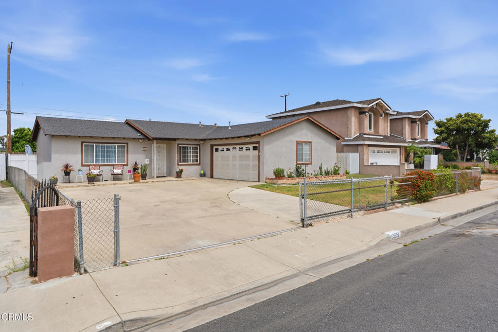 3935 South A Street Oxnard, CA 93033 - Photo 2 of 22