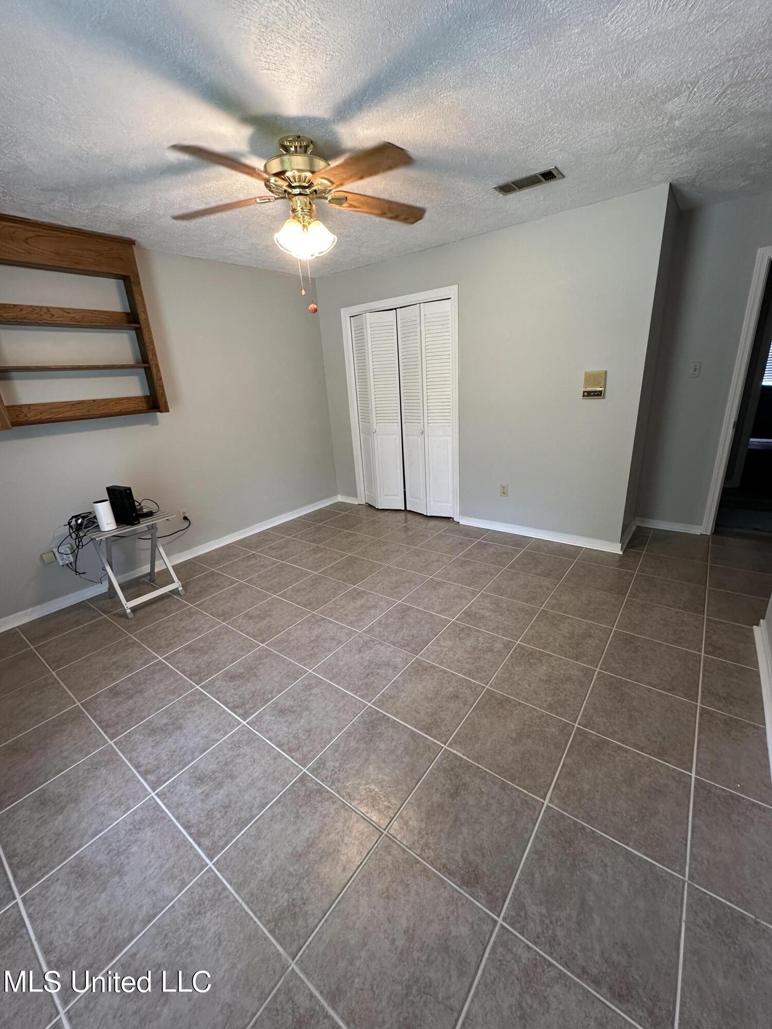 404 Ridgewood Street Vicksburg, MS 39180 - Photo 13 of 18 07527E7D-2B4F-40F3-9938-64F0D4206177