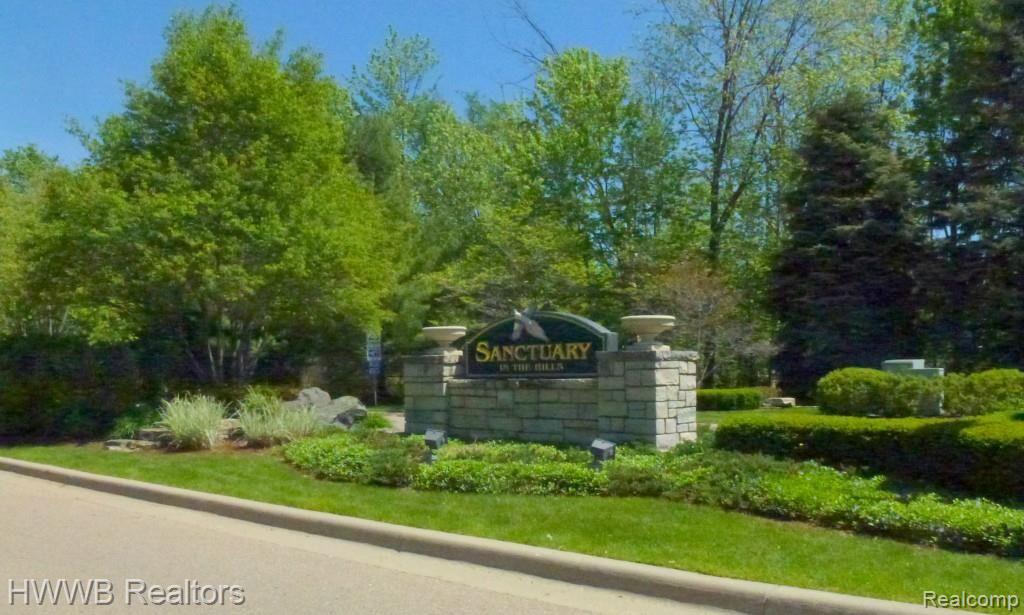 3561 Windingbrook Circle, Unit 93 Rochester Hills, MI 48309 - Photo 2 of 22