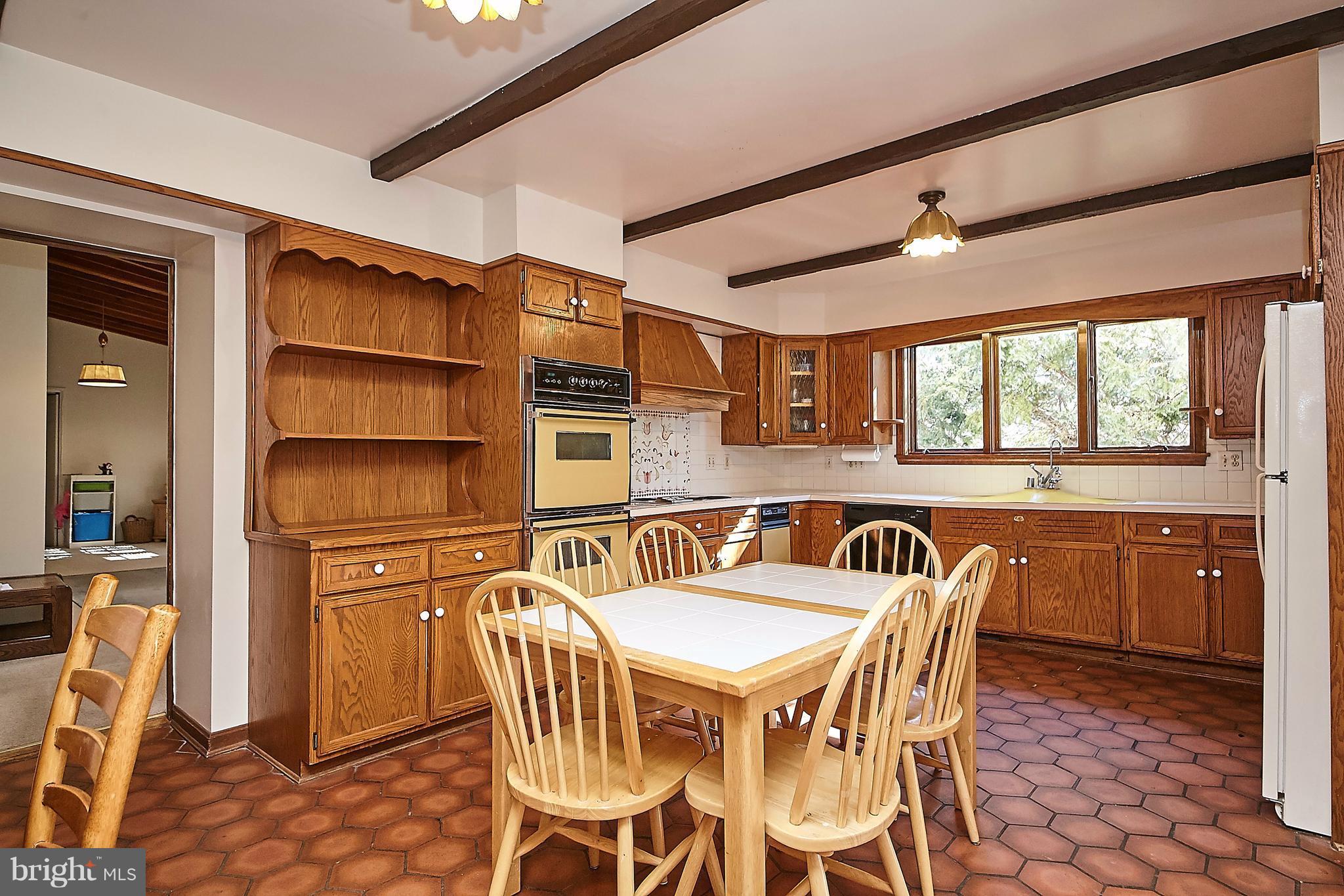 10513 Vale Road Oakton, VA 22124 - Photo 11 of 30 Kitchen