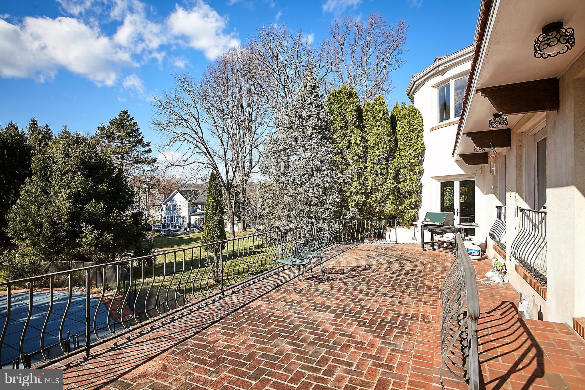 10513 Vale Road Oakton, VA 22124 - Photo 13 of 30 Exterior (Rear)