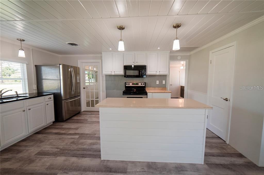 495 South McCall Road Englewood, FL 34223 - Photo 6 of 38