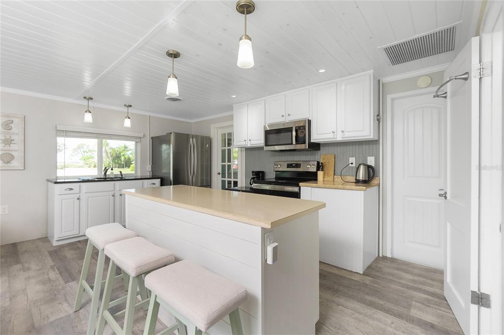 495 South McCall Road Englewood, FL 34223 - Photo 10 of 38