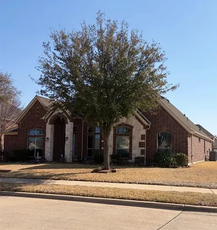 $3,400 | 920 Ginger Trail, DeSoto, TX 75115