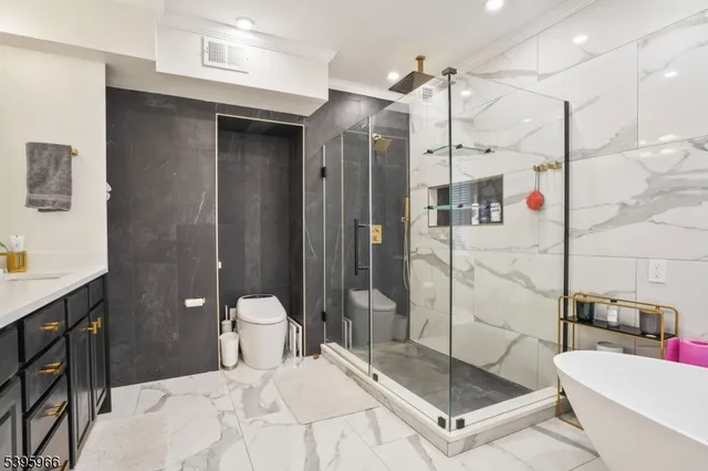 $849,999 | 22 Berkeley Heights Park, Bloomfield, NJ 07003