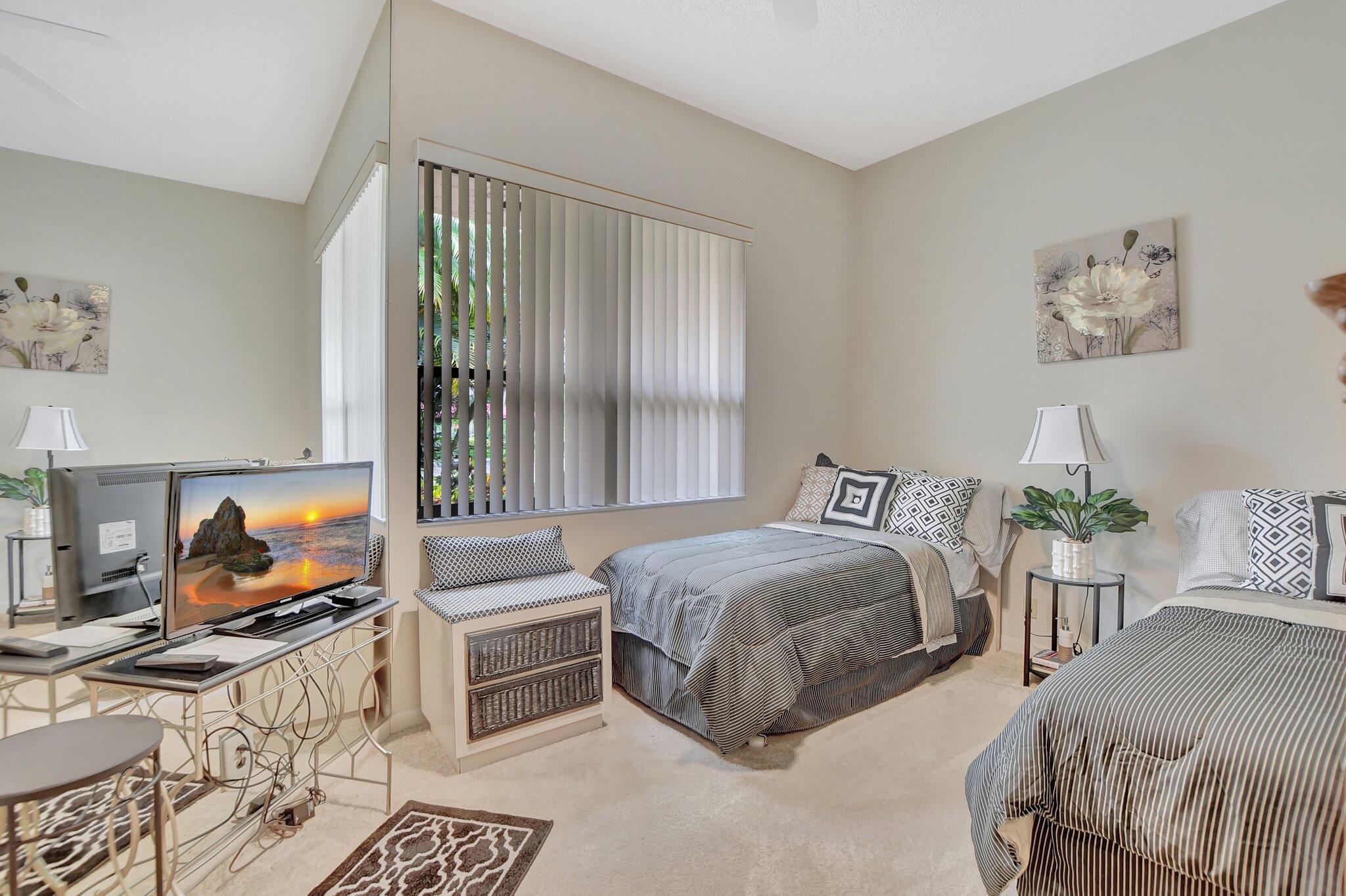 7495 La Paz Boulevard, Unit 102 Boca Raton, FL 33433 - Photo 21 of 36 2nd bedroom