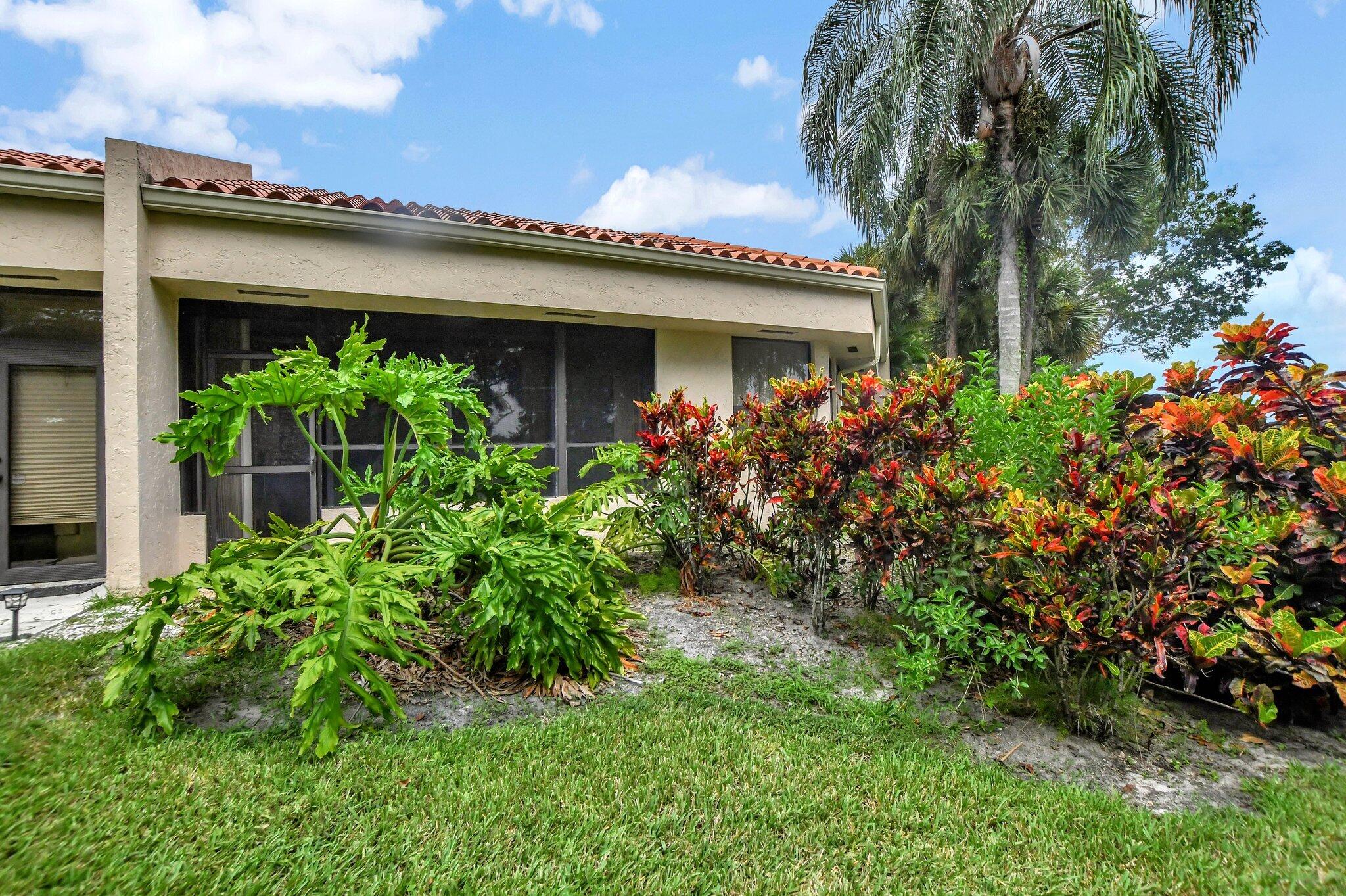 7495 La Paz Boulevard, Unit 102 Boca Raton, FL 33433 - Photo 29 of 36 Backyard