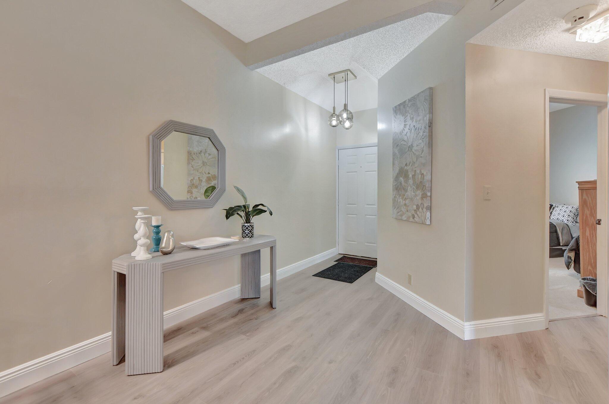 7495 La Paz Boulevard, Unit 102 Boca Raton, FL 33433 - Photo 6 of 36 Entry