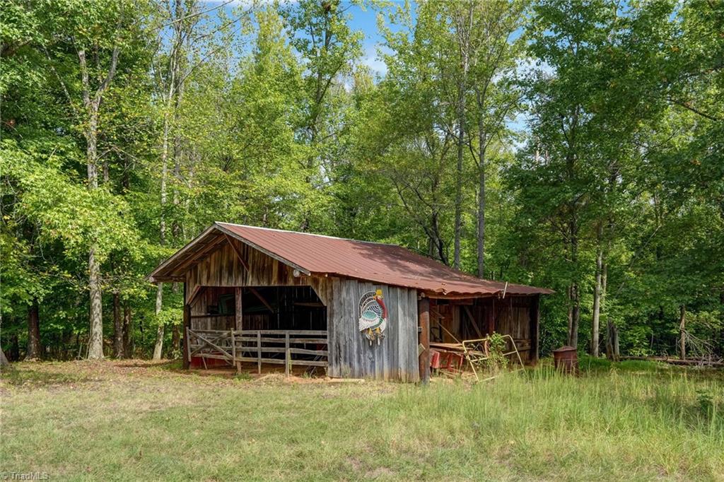1203 Brooks Road Reidsville, NC 27320 - Photo 4 of 49 Gallery Image 4