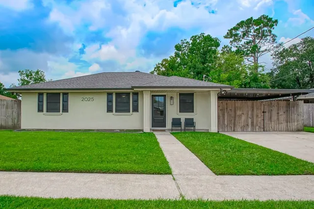 $210,000 | 2025 South River Park Drive, Violet, LA 70092