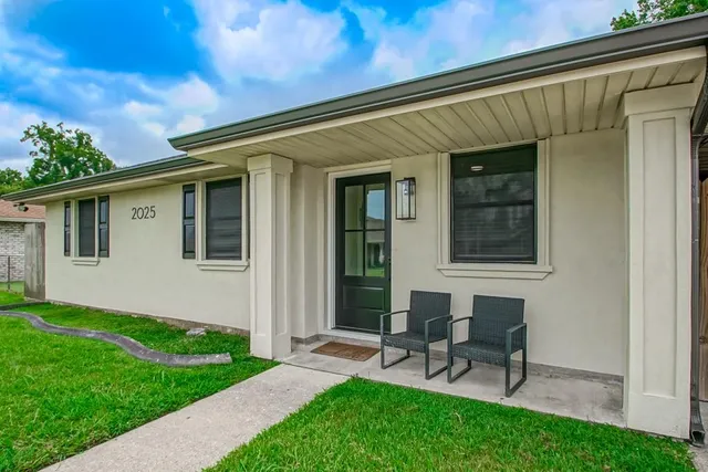 $210,000 | 2025 South River Park Drive, Violet, LA 70092