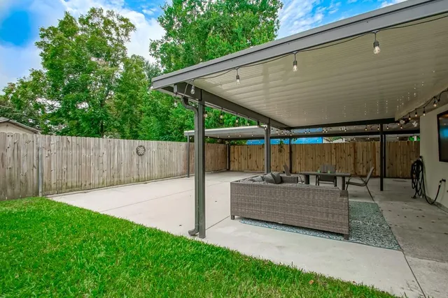 $210,000 | 2025 South River Park Drive, Violet, LA 70092