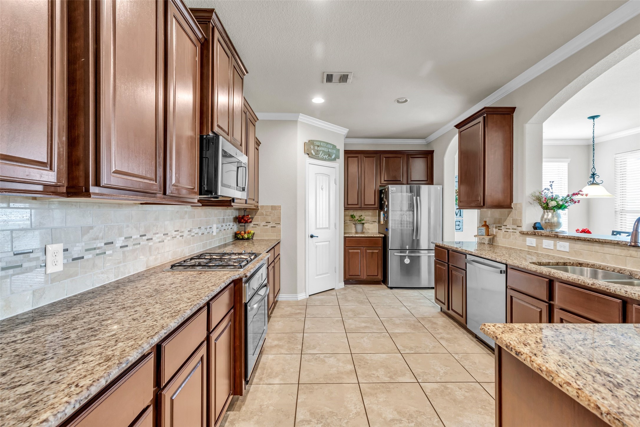 13918 Albany Springs Lane Houston, TX 77044 - Photo 8 of 32