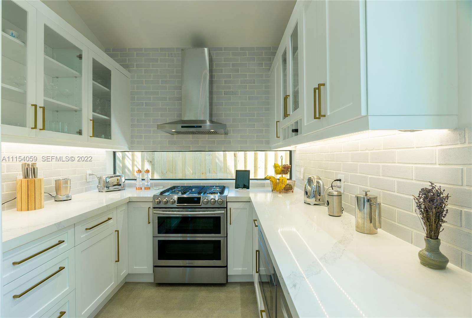 4001 Woodridge Road Miami, FL 33133 - Photo 8 of 15 Kitchen